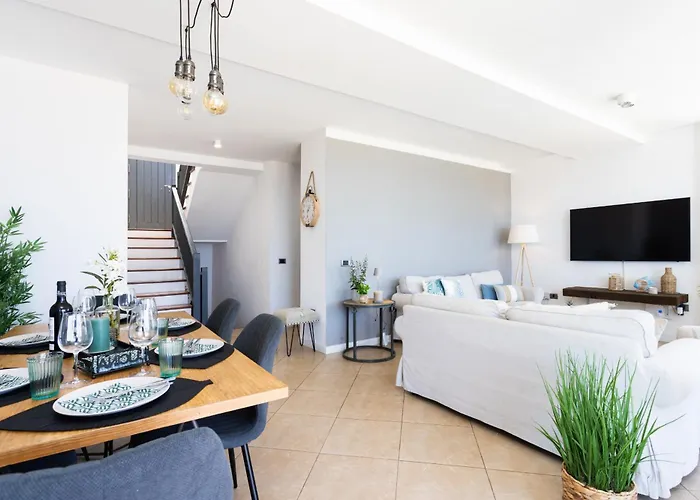 Holiday home Casa Uamisun With Seaview & Pool